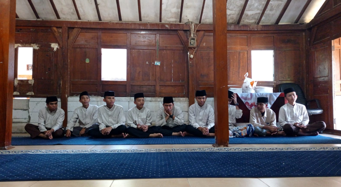 Bantu Beasiswa Pendidikan Santri Rumah Al-Qur’an
